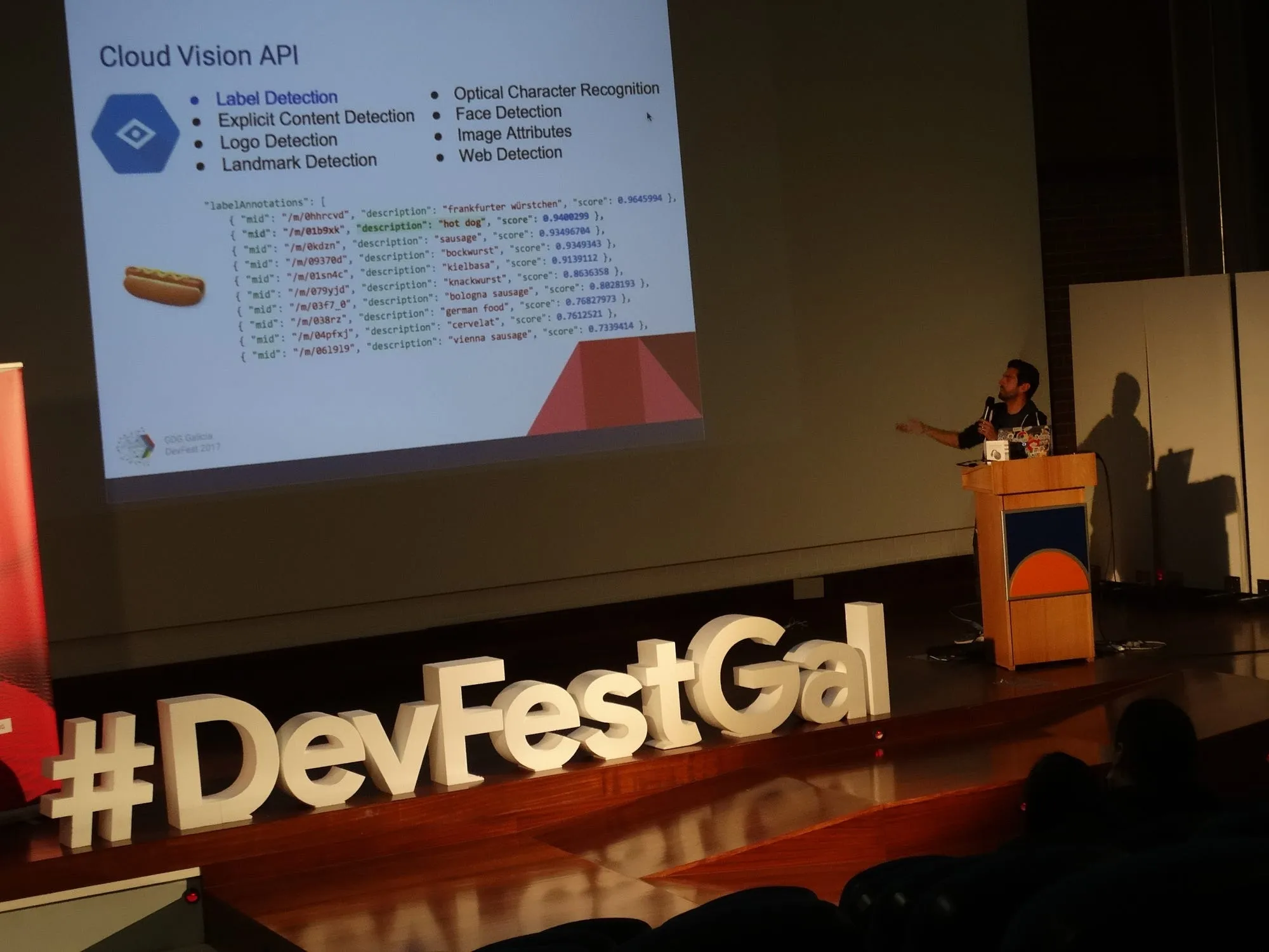 devdfestgal-2017-carlos-presenting.jpg